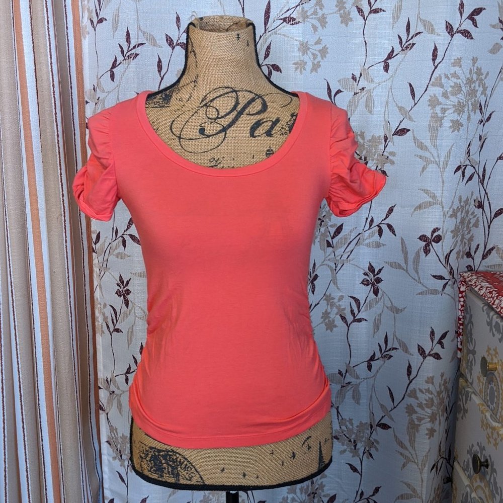 Vine, Salmon-colored Shirt. Size: M